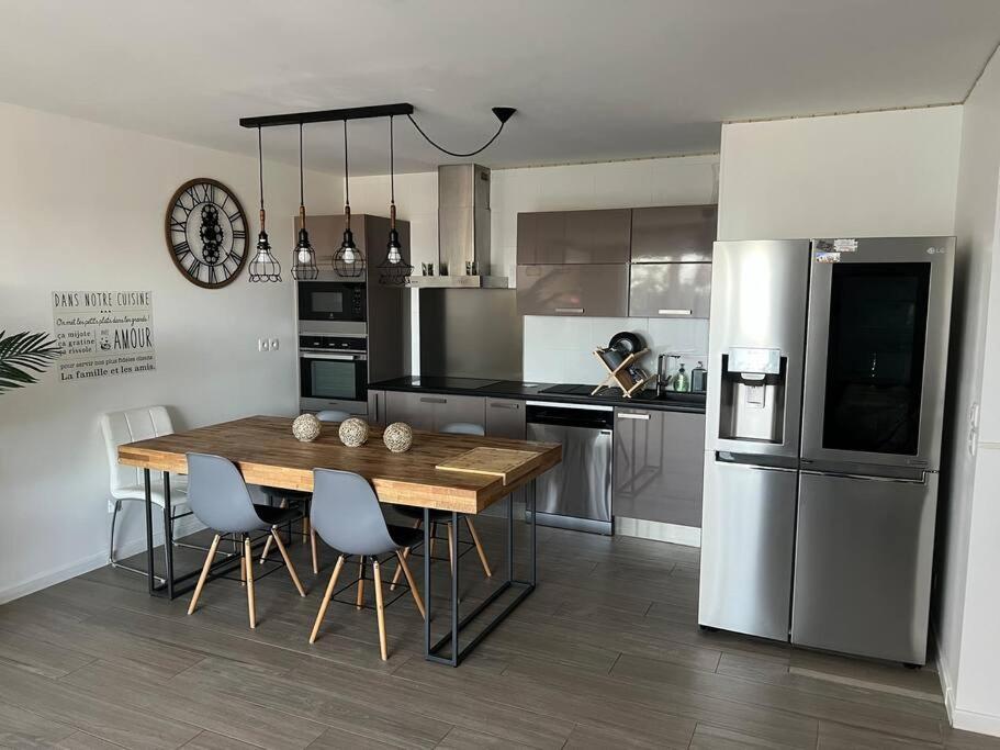 Appartement La Venise Provencale มาร์ติกส์ ภายนอก รูปภาพ